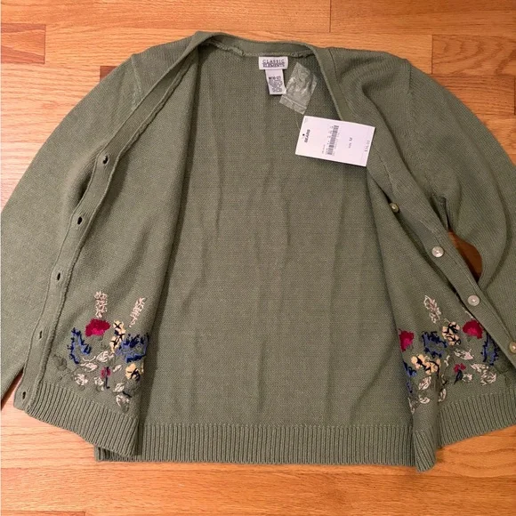 Green Cardigan with Floral Embroidery - Picture 4 of 5